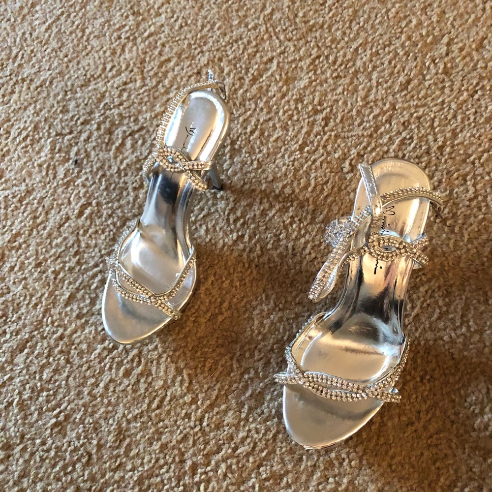 Prom/Formal heels - Picture 2 of 2